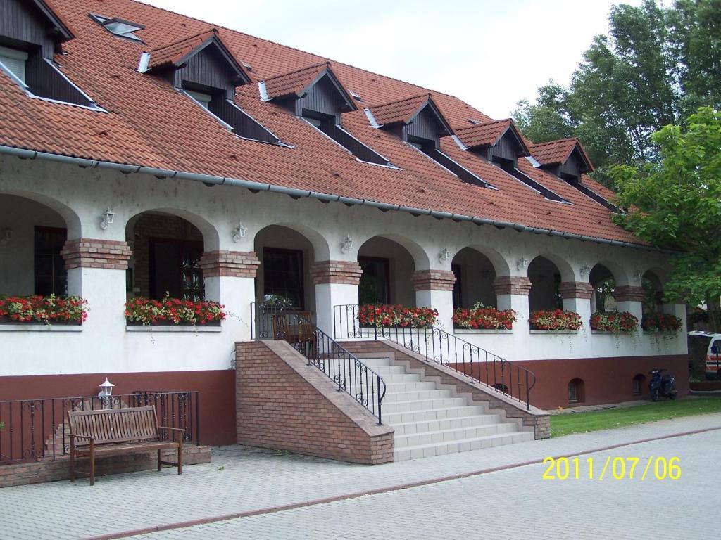 مبيت وإفطار Kecskemét Bajor Panzio المظهر الخارجي الصورة